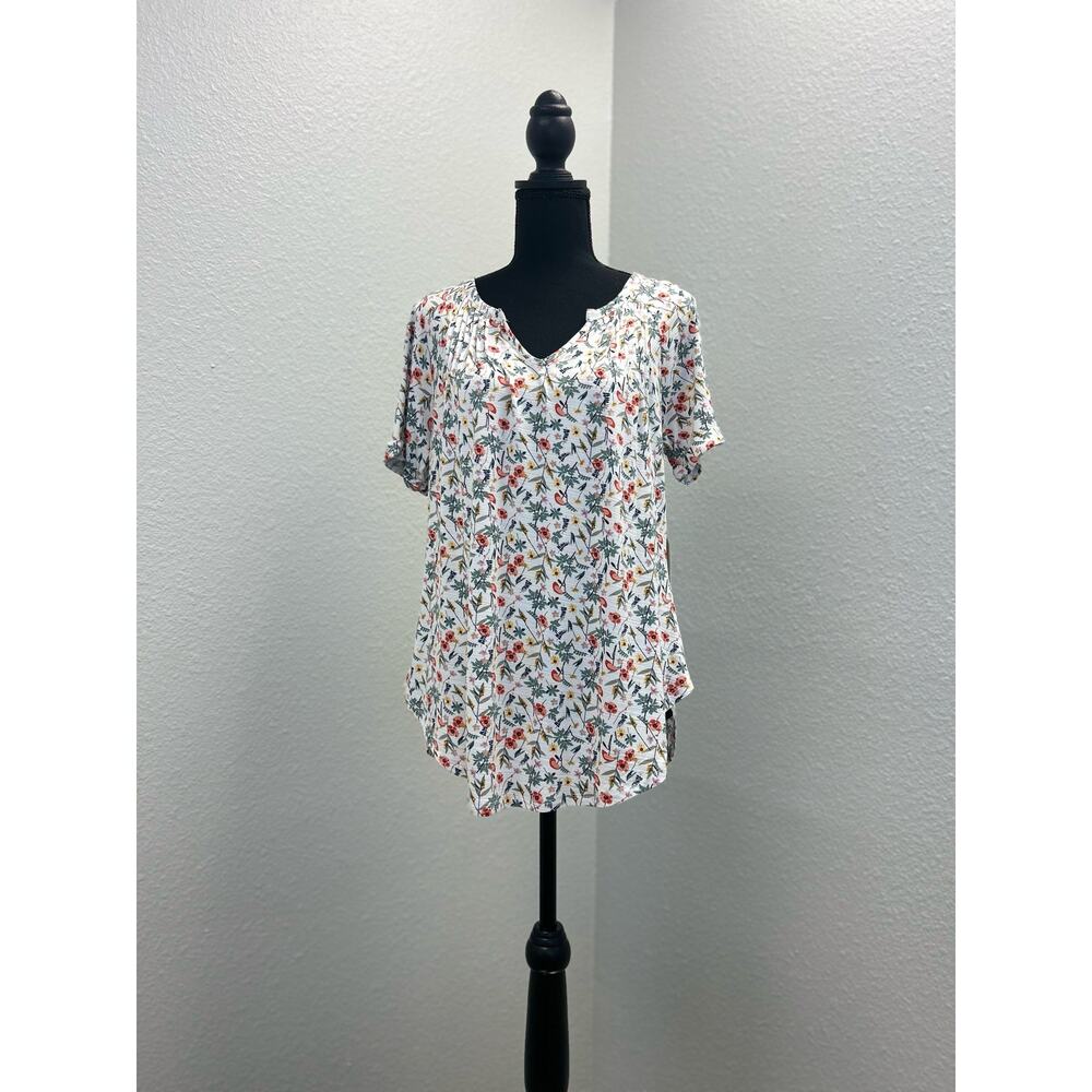 Women's Floral V-neck top